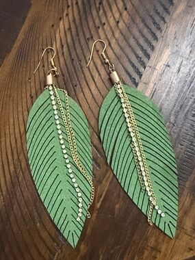 Green Feather-Shaped Dangle Earrings with Gold Chains